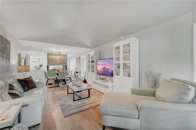 Additional image 13 of 524 CALDER St