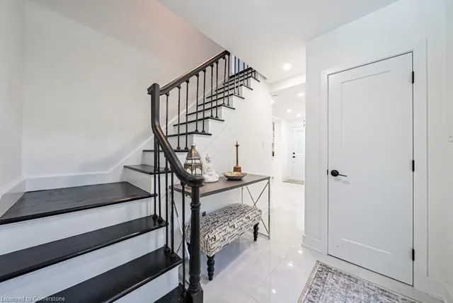 Additional image 26 of 704 Old Dundas Rd