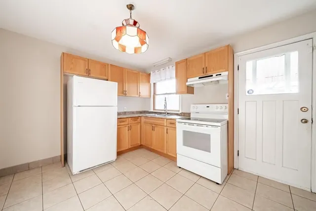 Additional image 14 of 63 DEERHURST Rd