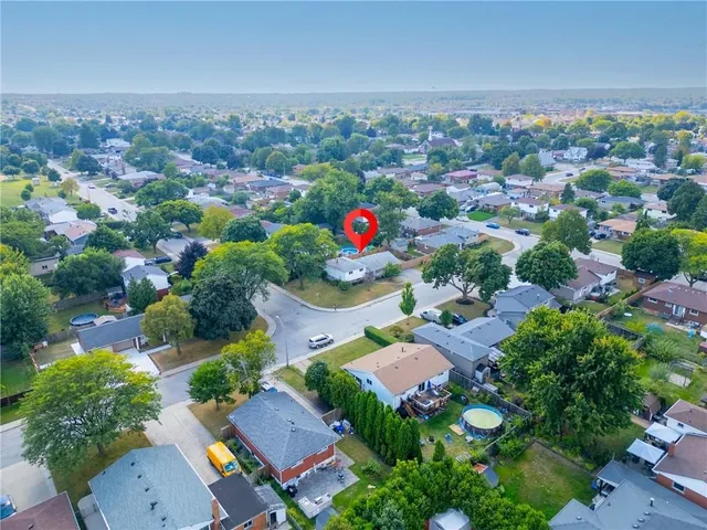 Additional image 30 of 8 CAMELOT Dr