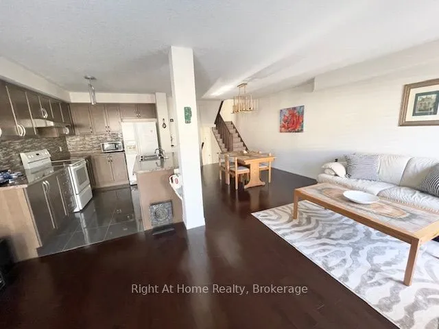 Additional image 5 of 35 CHARLESWOOD Cres