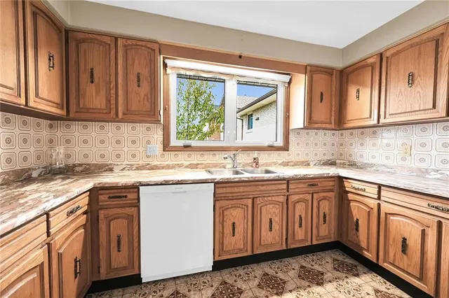 Additional image 11 of 81 SUMMERLEA Dr