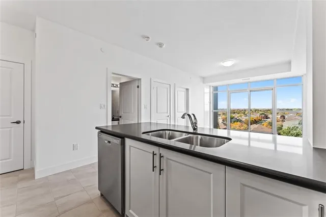 Additional image 15 of 460 Dundas St Unit 803