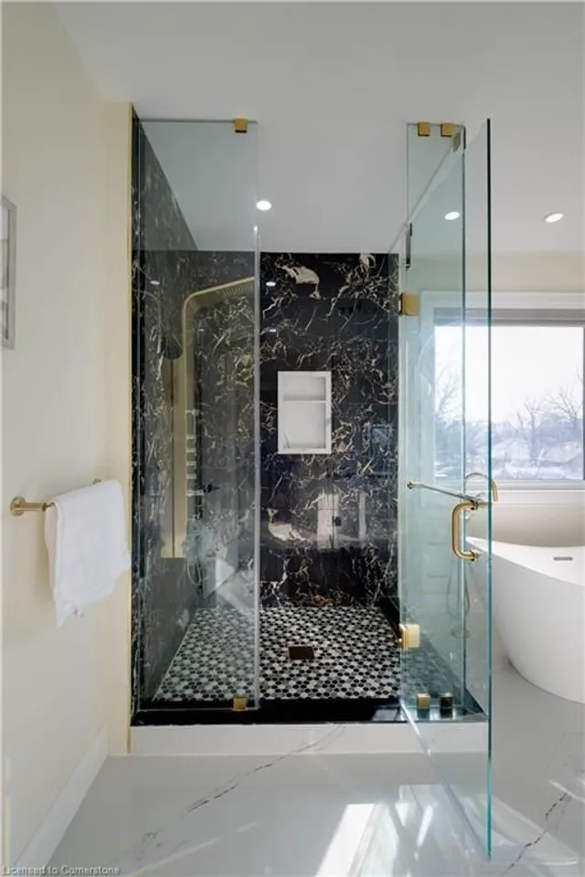 Additional image 26 of 117 Highland Rd