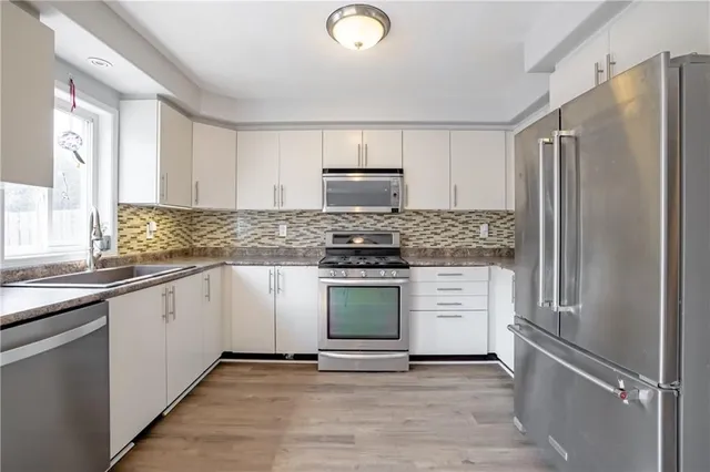 Additional image 10 of 93 BRADLEY Ave