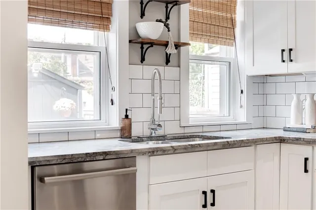 Additional image 16 of 248 PROVINCE St