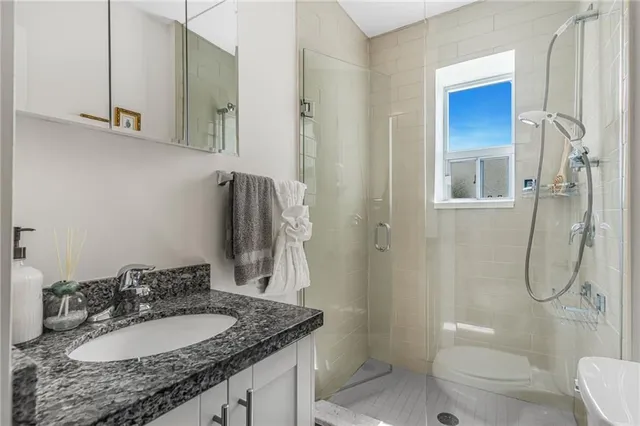 Additional image 18 of 350 CONCESSION St Unit 303