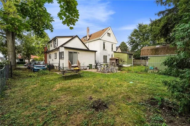 Additional image 33 of 105 WARD Ave