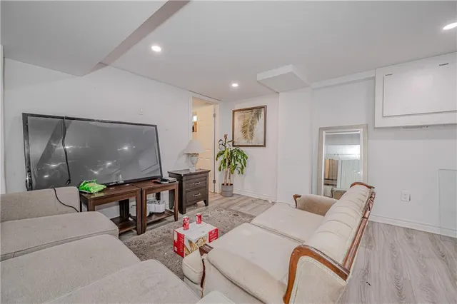 Additional image 19 of 1650 KING St