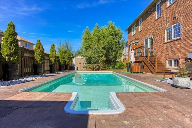 Additional image 39 of 261 MONTREAL Cir