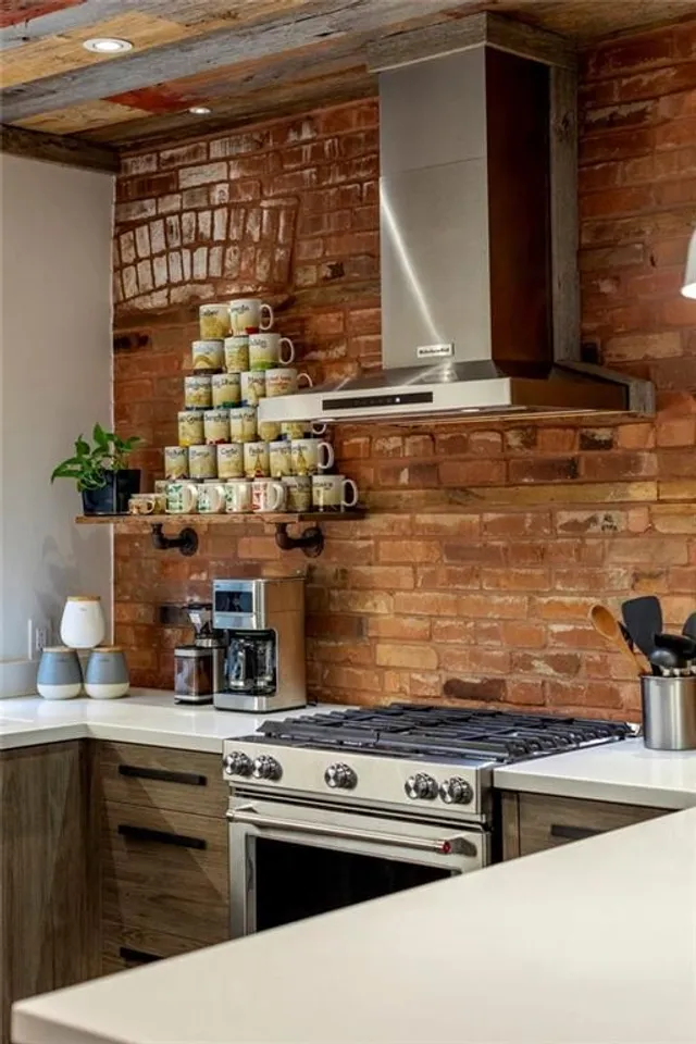 Additional image 17 of 15 MELROSE Ave