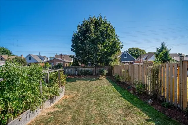 Additional image 32 of 51 IPSWICH Rd