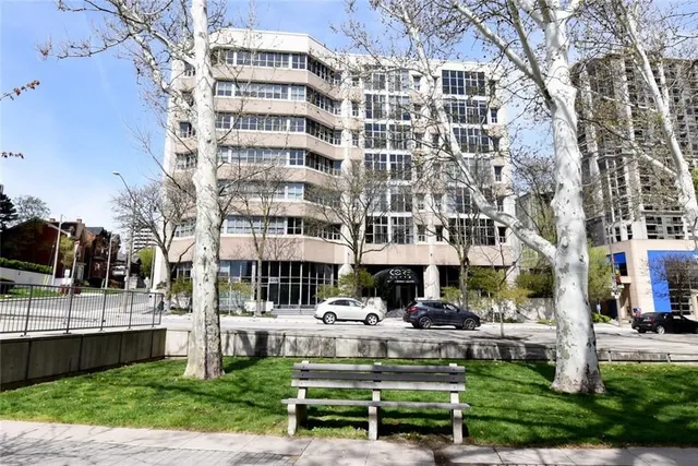 Additional image 3 of 66 Bay St Unit PH 807