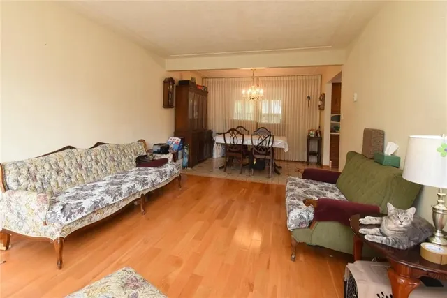 Additional image 3 of 39 EAST 39TH St