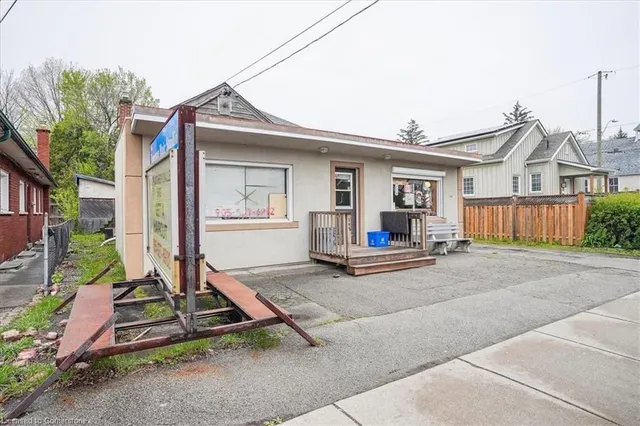 Additional image 3 of 142 Emerson St