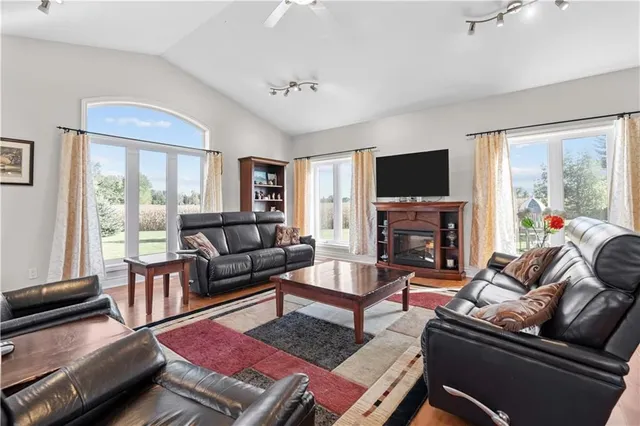 Additional image 6 of 208 6TH CONCESSION RD