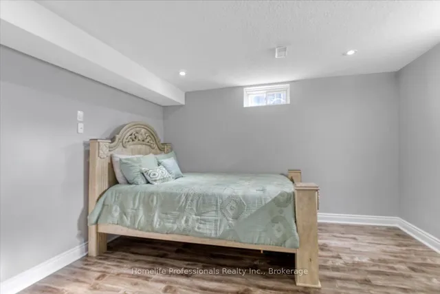 Additional image 38 of 55 Alexsia Crt