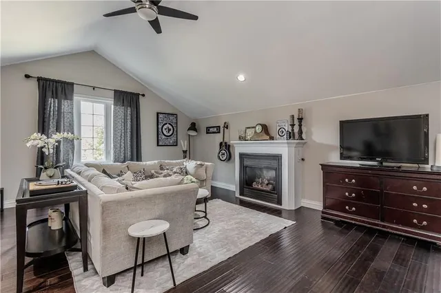 Additional image 25 of 96 LAURENDALE Ave