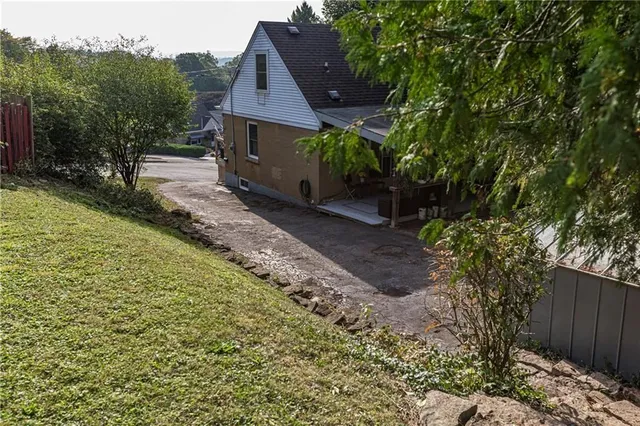 Additional image 40 of 9 LINDA Crt