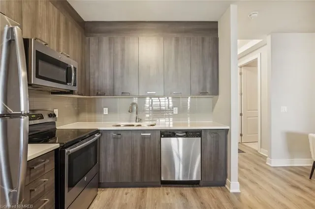 Additional image 12 of 150 Main Street West Unit 805