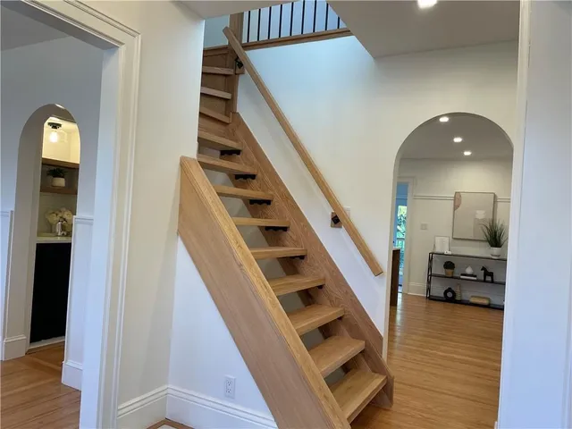 Additional image 31 of 111 LAKE AVENUE Dr