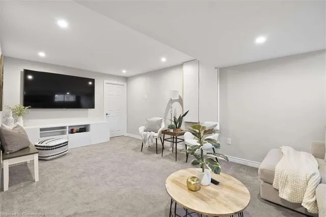 Additional image 34 of 4 Thornbury Crt