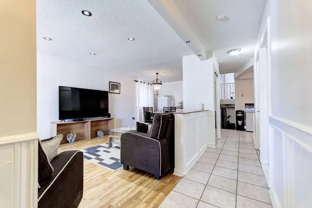 Additional image 5 of 591 TEMPLEMEAD Dr