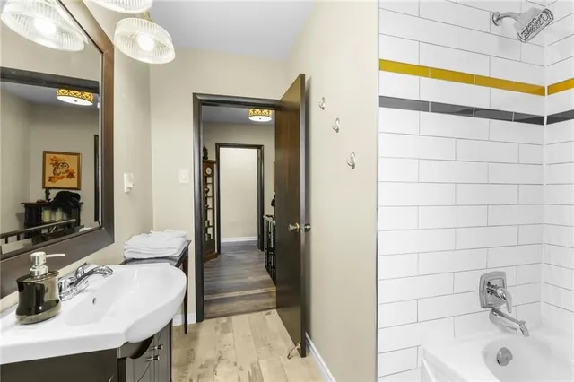 Additional image 27 of 711 RIDGE Rd