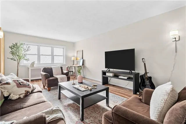 Additional image 9 of 227 MACNAB St Unit 14