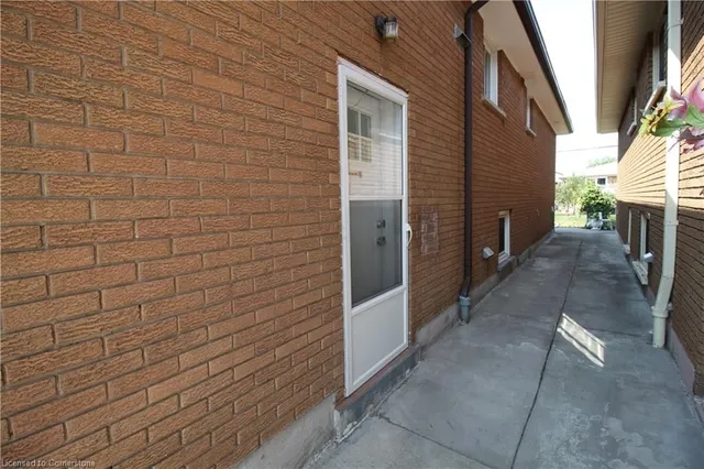 Additional image 20 of 19 Delena Ave