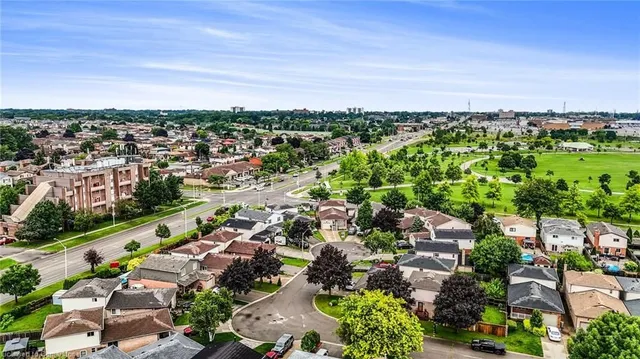 Additional image 7 of 2 Mark Pl