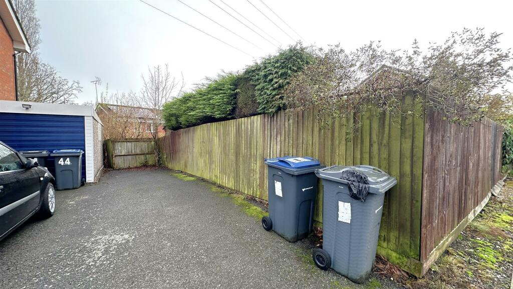 Additional image 12 of Raddlebarn Farm Drive, Birmingham