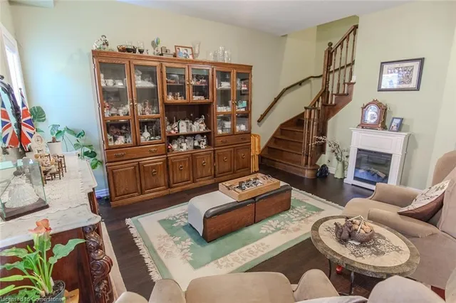 Additional image 26 of 20 Springstead Ave