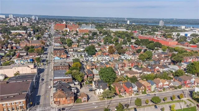 Additional image 40 of 16 WILLIAM St