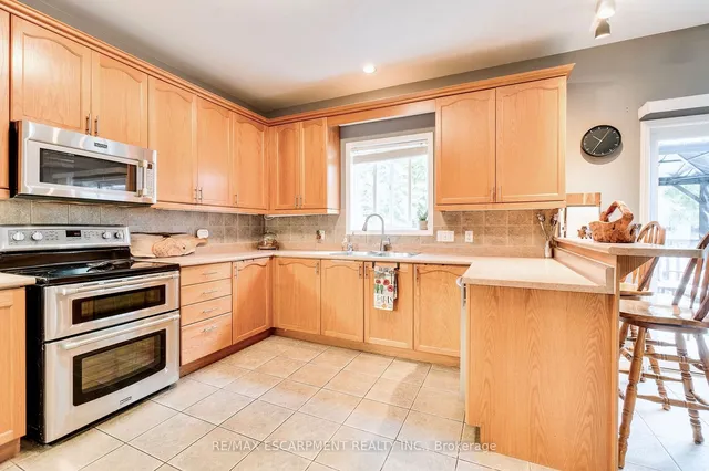 Additional image 12 of 72 Sidney Cres