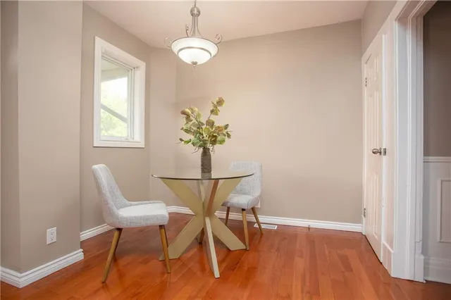 Additional image 12 of 209 WEIR St