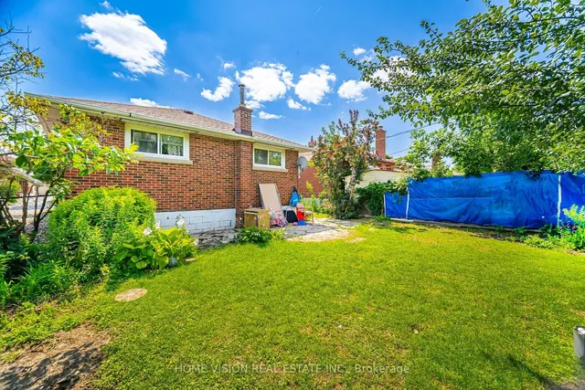 Additional image 39 of 44 Clarendon Ave