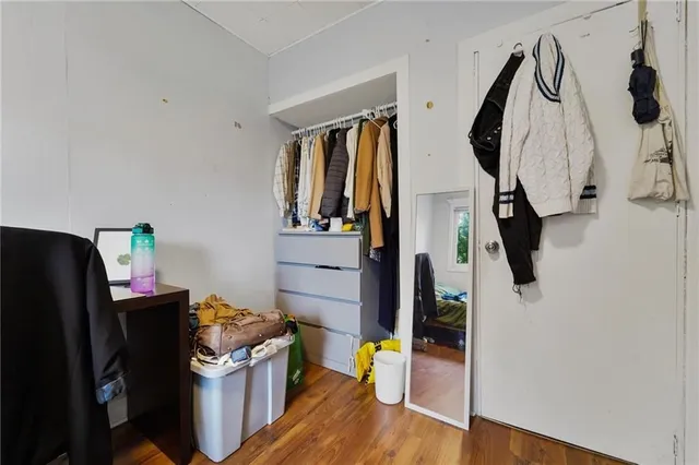 Additional image 16 of 105 WARD Ave