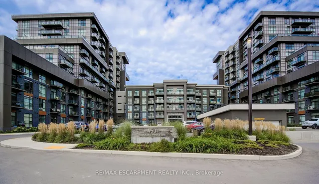 450 Dundas St Unit 715