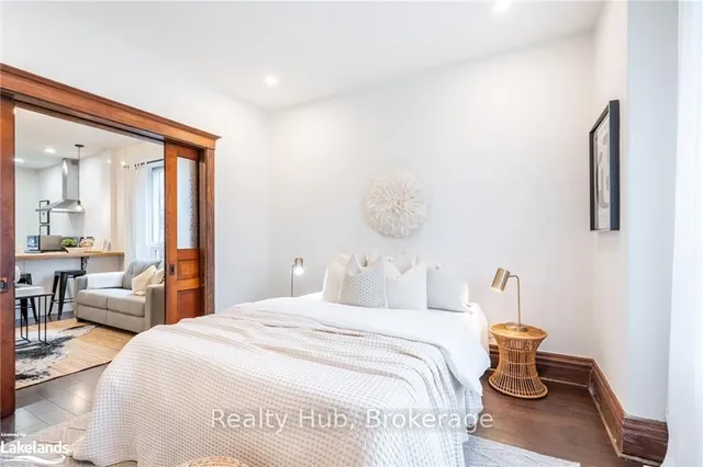 Additional image 11 of 162 AVONDALE St