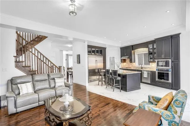 Additional image 11 of 26 ASCOLI Dr