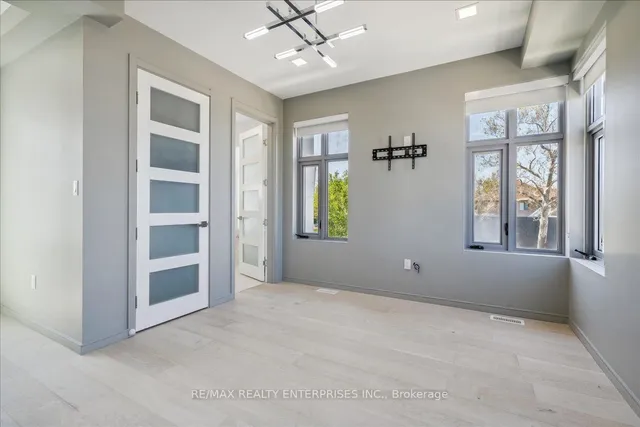 Additional image 20 of 4 Sunrow Gate