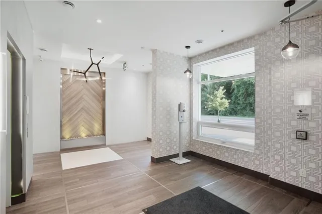 Additional image 32 of 467 CHARLTON Ave Unit 202