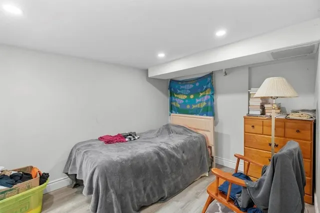 Additional image 26 of 350 JOHN St