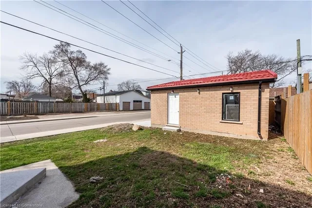 Additional image 14 of 49 Cameron Ave