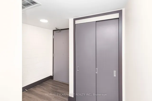 Additional image 5 of 121 King St Unit 501