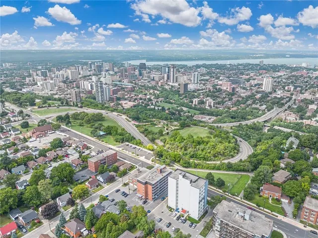 Additional image 38 of 350 CONCESSION St Unit 303