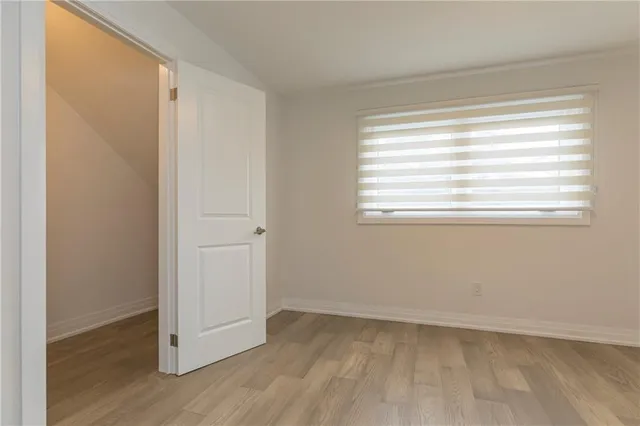 Additional image 38 of 564 ABERDEEN Ave