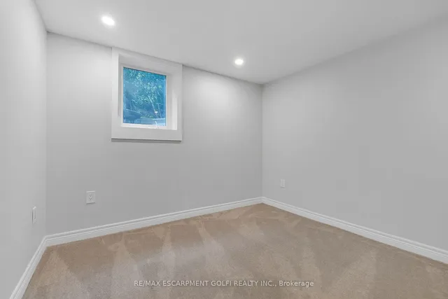 Additional image 33 of 10 Warren Ave