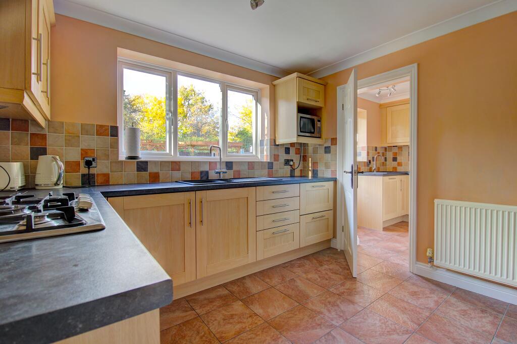 Additional image 3 of Lindisfarne, Tamworth, B77